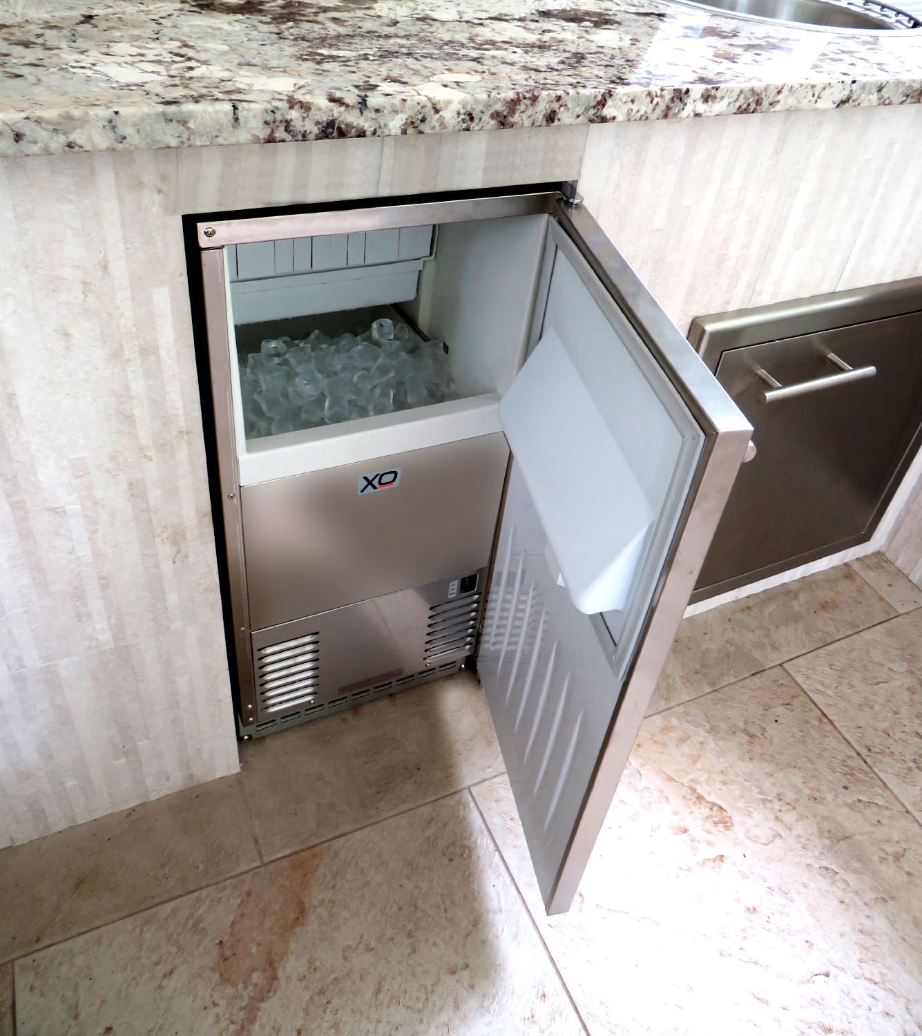 The Ultimate Guide to Built-In Ice Makers: Transforming Your Kitchen ...