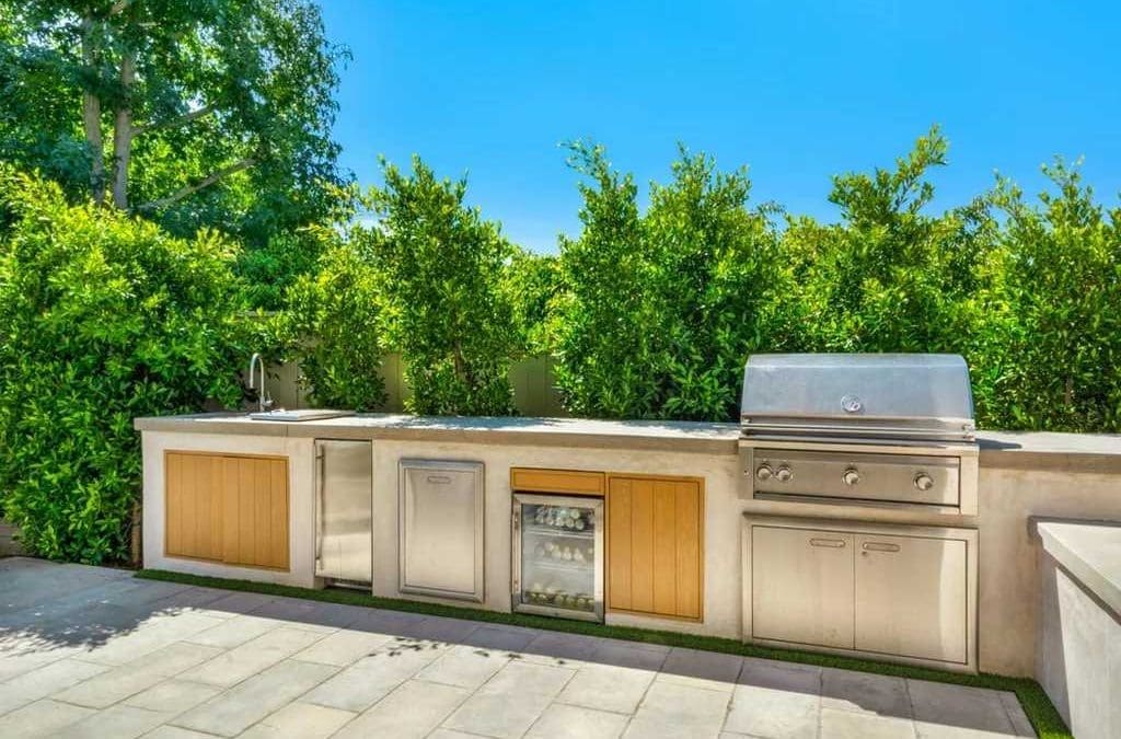 Top Features to Look for in Outdoor Refrigerator Drawers